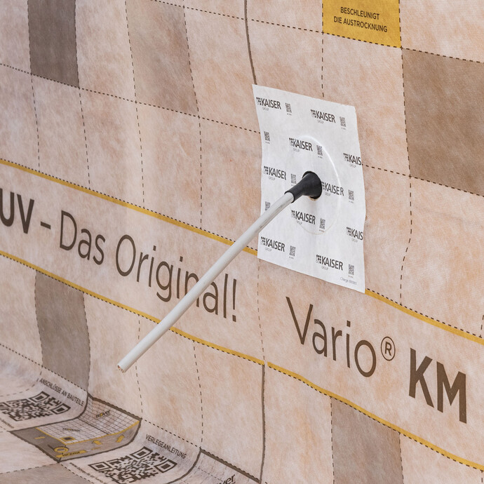 Das Kabel der Elektroleitung wurde luftdicht durch die Dampfbremse geführt.