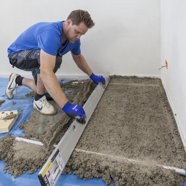 schwimmenden Estrich verlegen - Estrich verarbeiten - Anleitungen ...