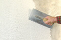 mineralischer Rillenputz, Reibeputz für innen und außen in 2 mm oder 3 mm, weiß oder farbig