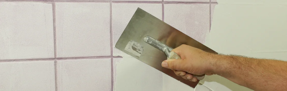 Fliesenfugen mit Spachtel renovieren, einfache Heimwerkeranleitung f&uuml;r ein frisches Bad.