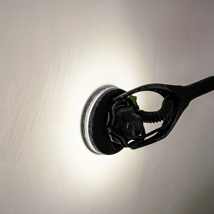 Der Trockenbauschleifer mit integriertem LED-Kranz.