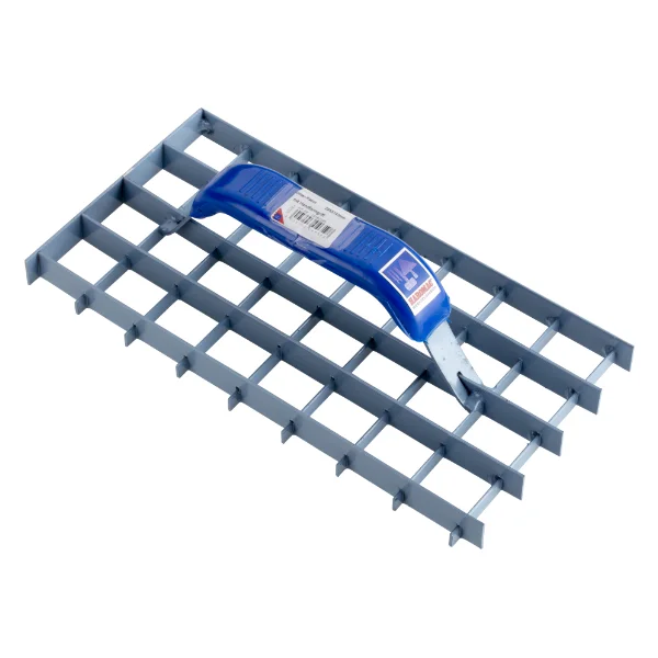 Maurerkelle mit ergonomischem Griff für präzises Auftragen von Putz und Mörtel. Ideal für Heimwerkerprojekte.