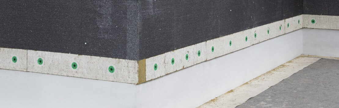 Brandriegel Firestop als Brandschutz f&uuml;r EPS Fassadend&auml;mmung setzen